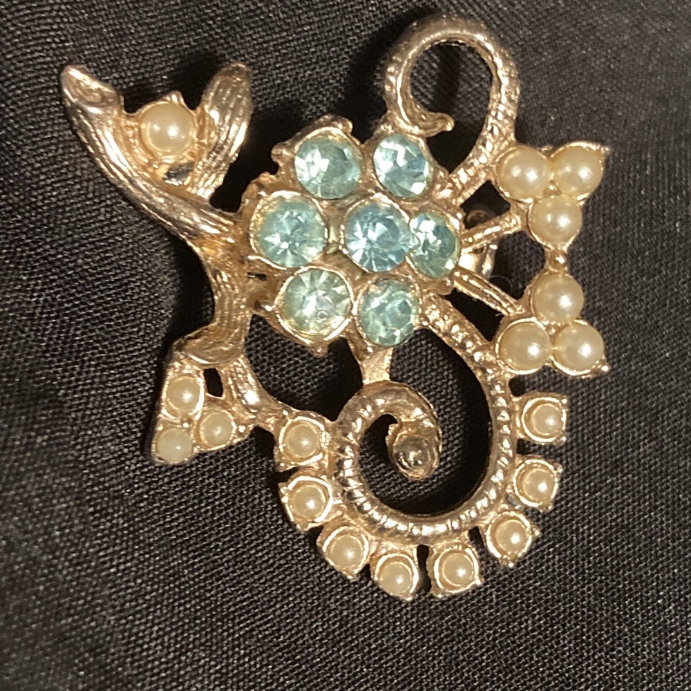 Vintage brooches